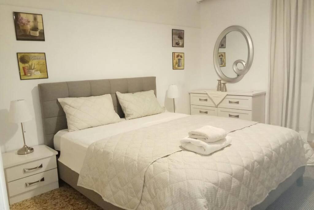 Central Town House 60M2**** Piræus Eksteriør billede